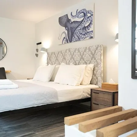 White W3 New In Apartment *