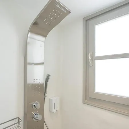 White W3 New In * Naoussa