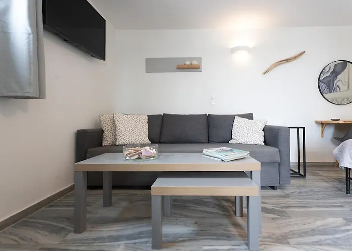 White W3 New In נאוסה